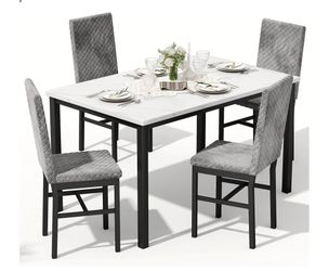Recaceik Dining Table w/ 4 Chairs