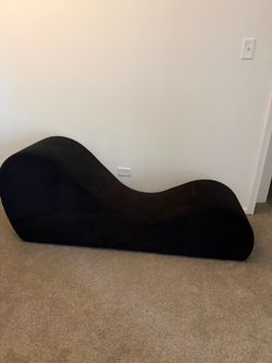 Avana Sleek Chaise Lounge – Yoga Chair – Black