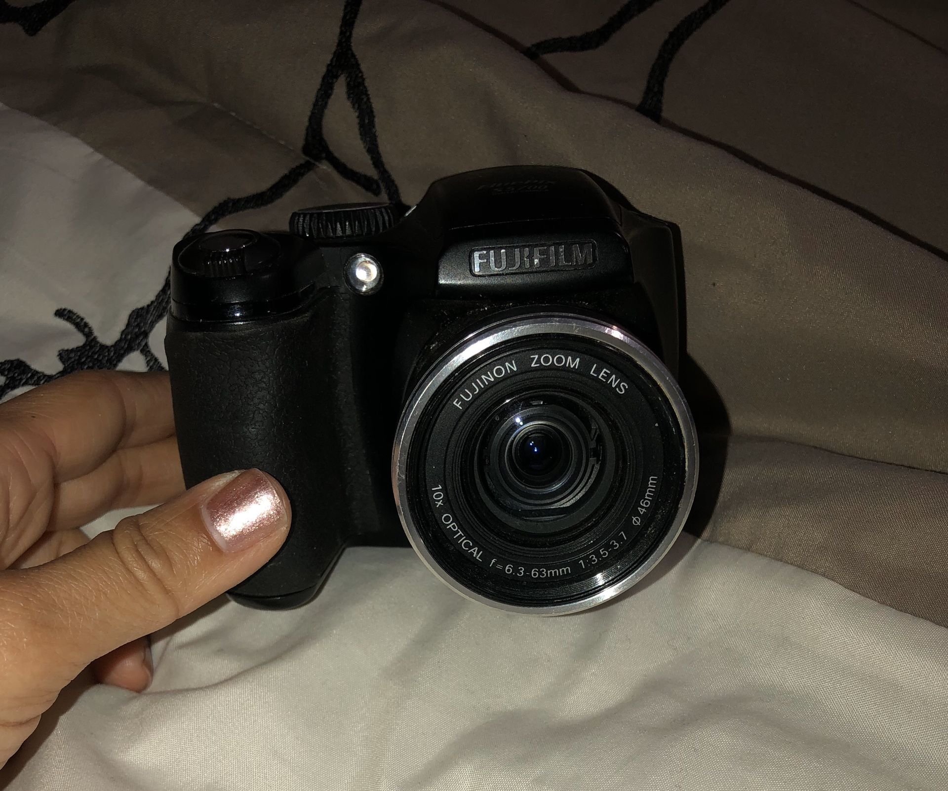 Fujifilm S5700