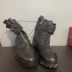 Black Boots