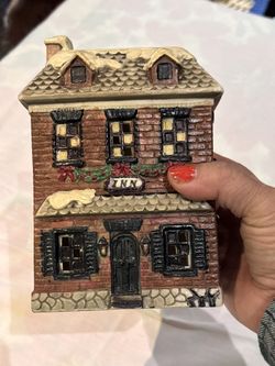christmas decor two story “Inn” house no light