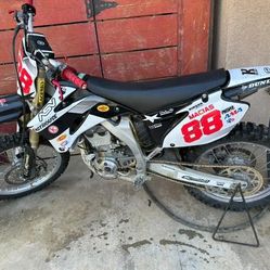 Yamaha 250 Dirtbike 