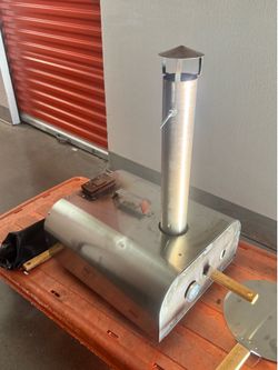 Portable Pizza Oven – Wood Pellet, Like New Condition