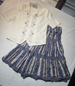 Vintage Wommens Stephanie by Koret Size M Embroidered Shirt and Tiered Skirt Size S Set