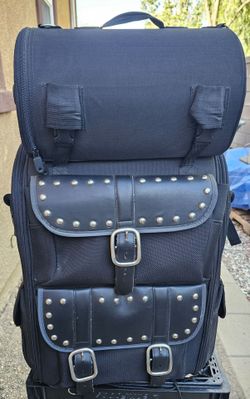 Motorcycle luggage 🧳