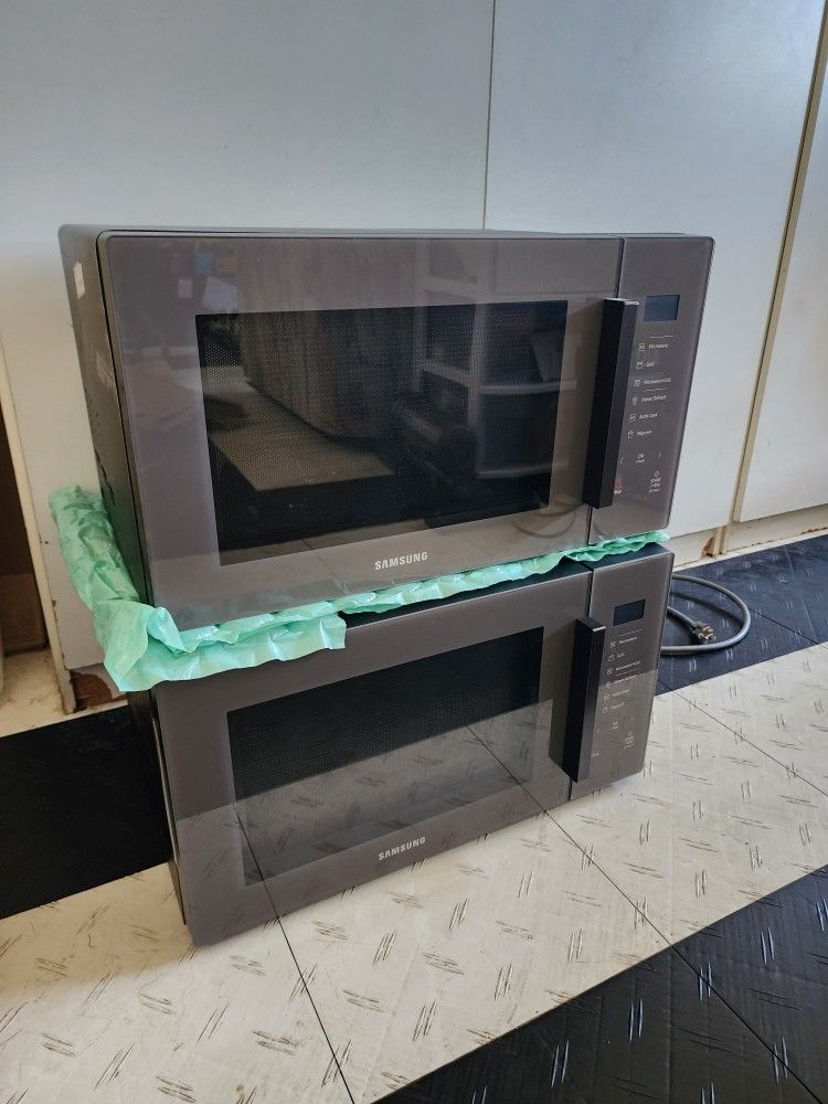 Samsung Microwave Oven with Grilling Element and Convection. Toaster oven bake, etc