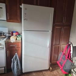 Refrigerator for SALE $110