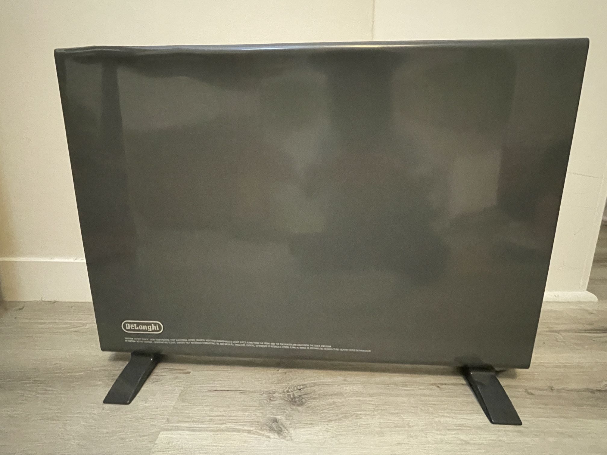 De’Longhi Panel Heater 1500W – Like New (Recently Reduced) 