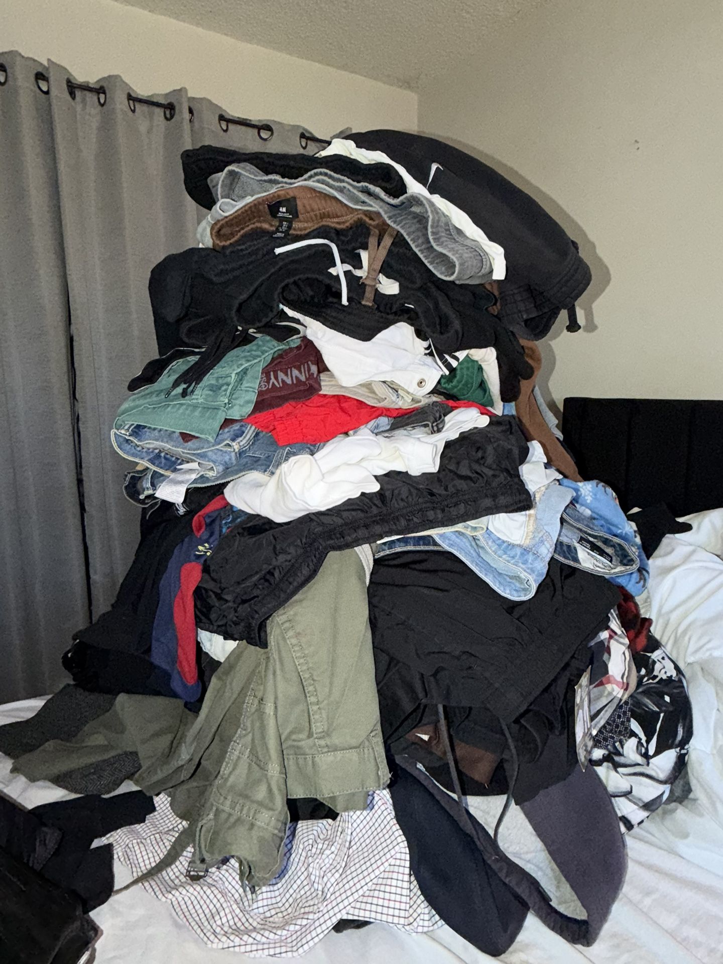 CLOTHES LOT / ROPA