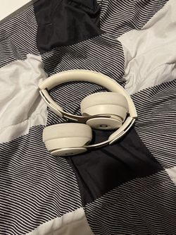 LIMITED EDITION BEATS BY DRE SOLO 3’s Thumbnail