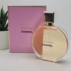 CHANEL 

CHANCE Eau de Parfum

3.4 fl 
