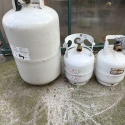 Gas Tanks Propane 150$ For All Or Best Offer 