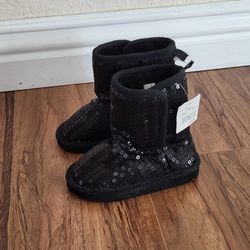 Baby Girl Boots Size 8, Brand New.