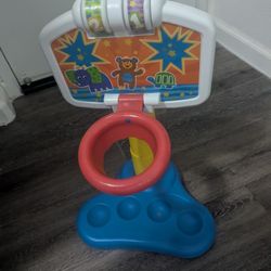 Toddler Basketball Shoot And Score 
