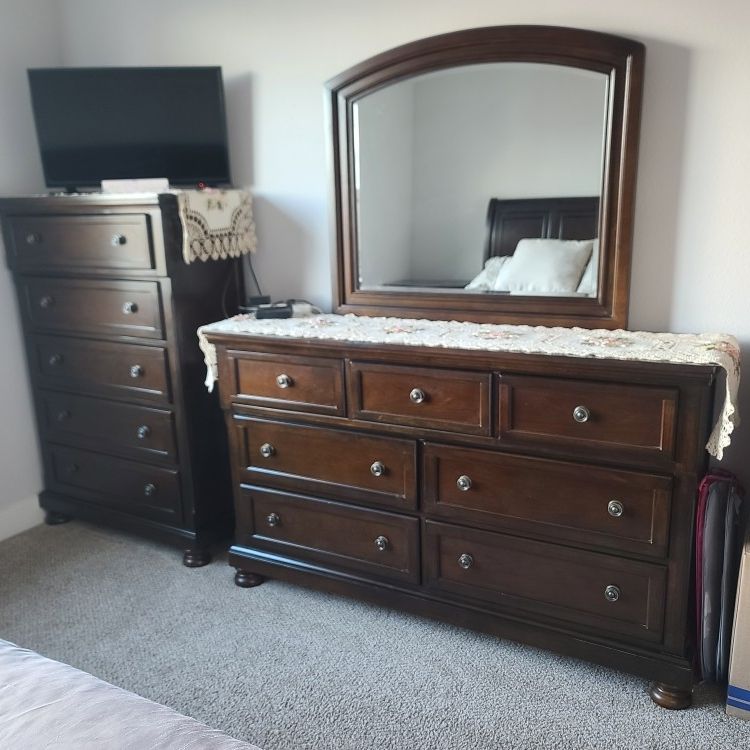 5 Piece Ashley Bedroom Set