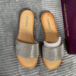 NEW Women’s Rhinestone Flat Sandals