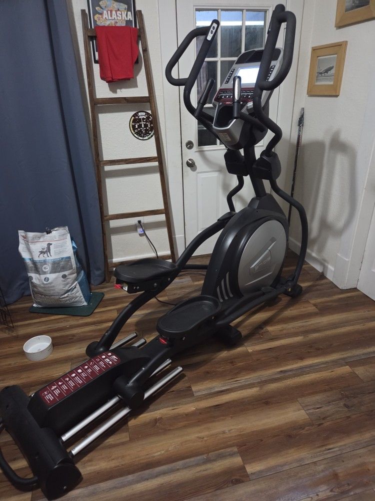 Sole E35 Adjustable Elliptical Trainer