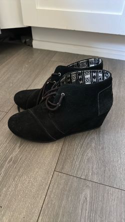Tom’s booties size 10