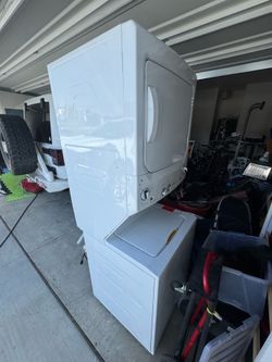 GE Stackable Washer & Gas Dryer Combo – Works Great