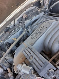5.0 liter motor v-8 and transmission