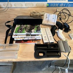 Nintendo Wii With tons Of Extras 