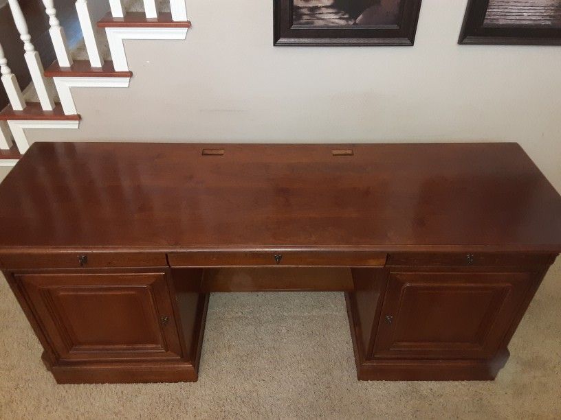 Stanley Furniture Executive Wood Computer Desk