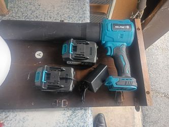 Cordless leaf blower w/battery n charger