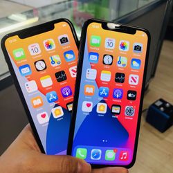 Factory unlocked iPhone x 64 gb, excellent conditions store warranty 