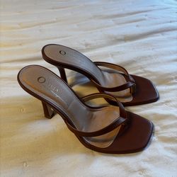 Brown Leather flip flop style heels sandals