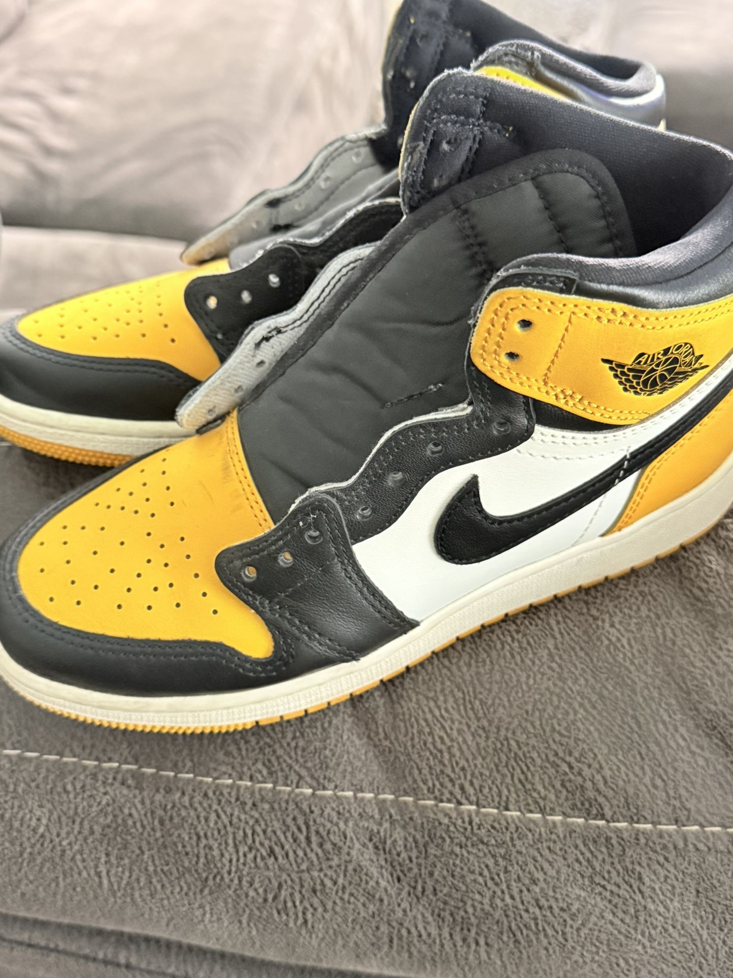 Jordans Black And Yellow