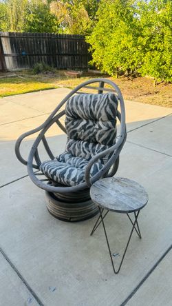 Outdoor chair and table