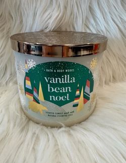 Bath & Body Works VANILLA BEAN NOEL 3 Wick Jar Candle 14.5 Oz New
