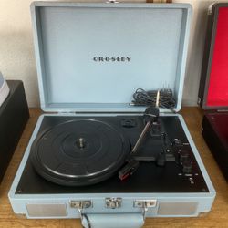 Crosley Cruiser Plus Vinyl Record Player with Speakers with wireless Bluetooth - Audio Turntables