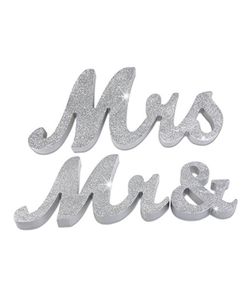 Mr & Mrs table decoration
