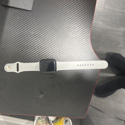 Apple Watch 44  4mm GPS 