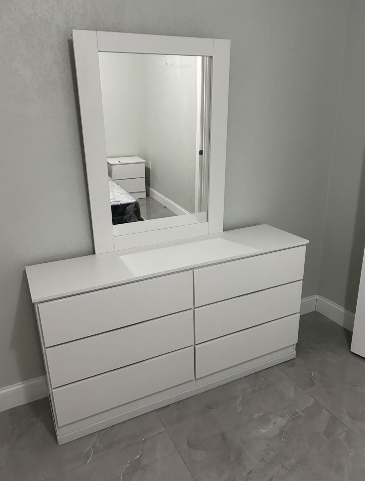 Dresser Whit Mirror - Cómoda Con Espejo 