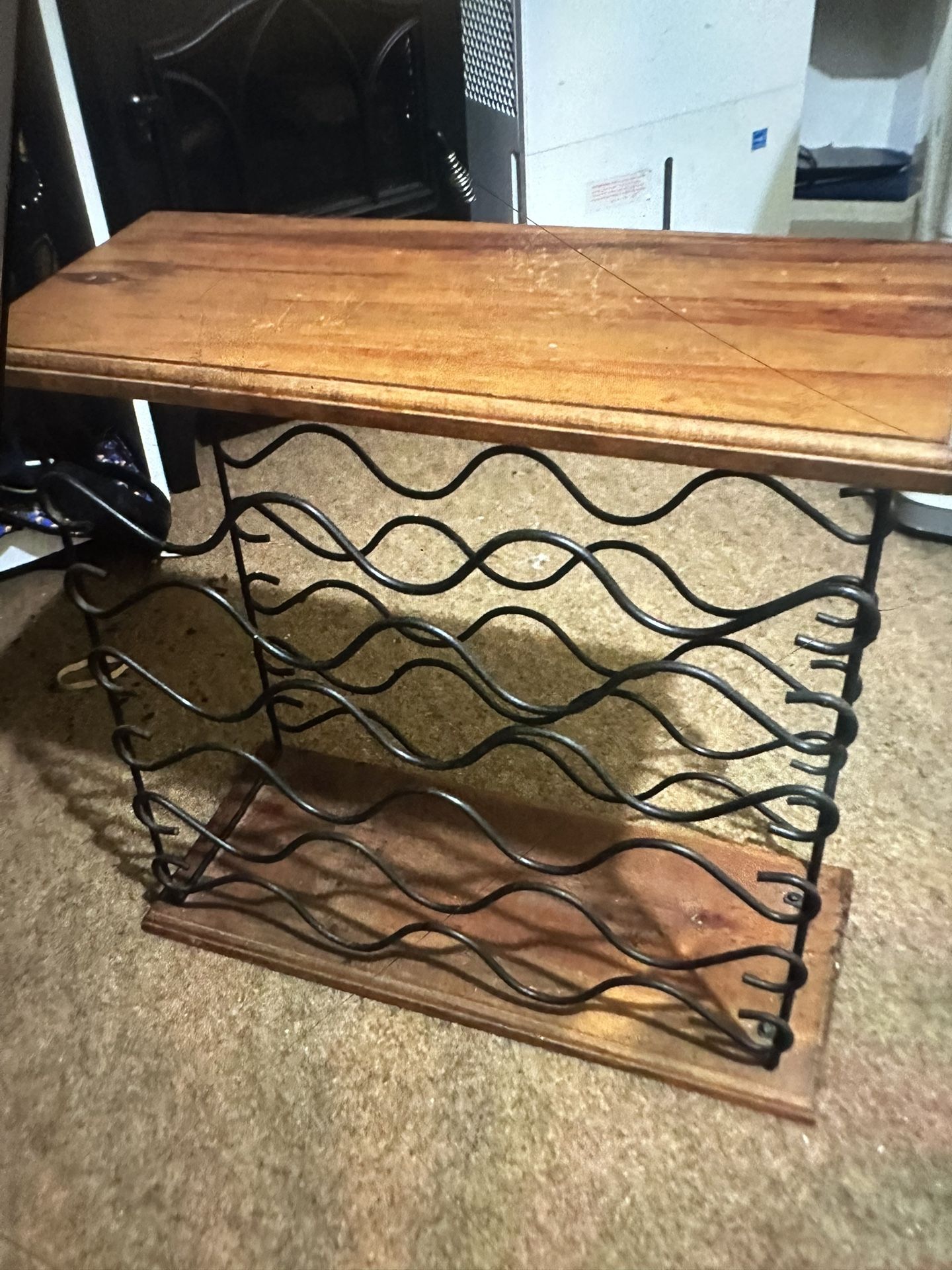 Wooden & Metal 15 Wine Rack/holer.