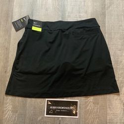 NWT NIKE SKORT