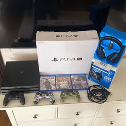 Ps4 Pro 1TB Includes 3 Controllers/Turtle Beach Wireless Headset/3 Games