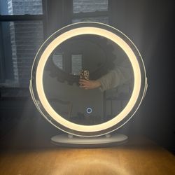 Lighted Makeup Vanity 
