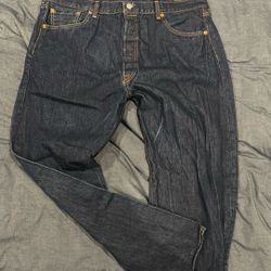 42/30 Dark Blue Levi 501 Pants