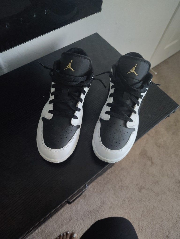 Nike Air Jordan 1 Low 6y $50