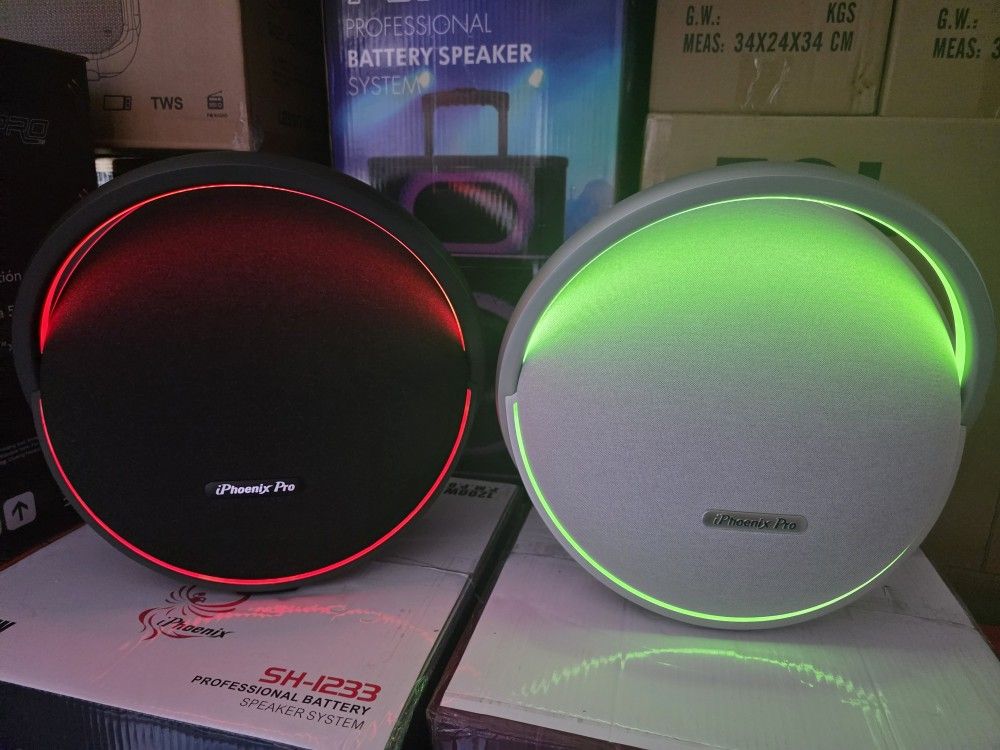 BRAND New BLUETOOTH KAREOKI SPEAKER 