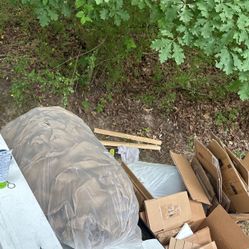 Moving boxes And Wrapping Materials 