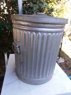 Wheeling trash can, 16gal