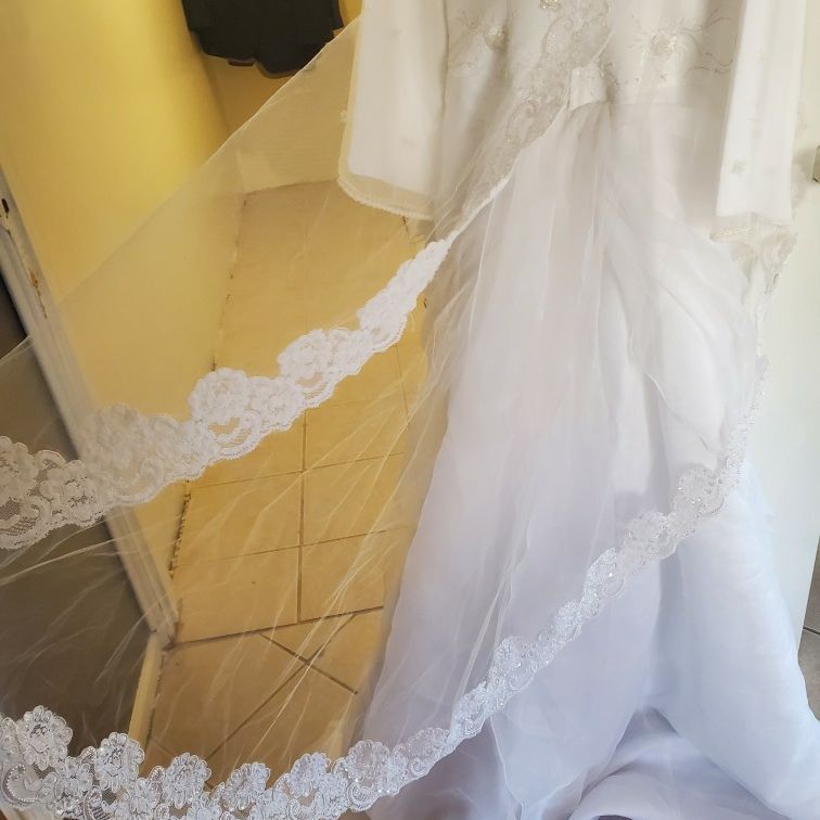 Brand new wedding dress