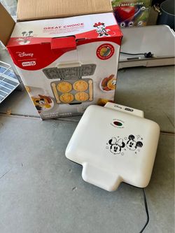 Disney Dash No-Drip Mini Waffle Maker – Mickey &