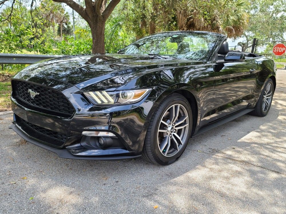 2016 Ford Mustang Convertible Ecoboots Premium