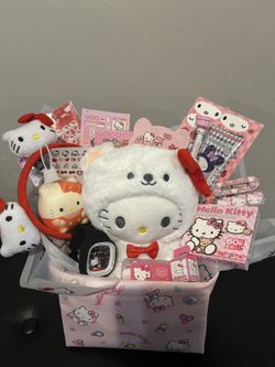 Hello Kitty 20pc Gift Basket 