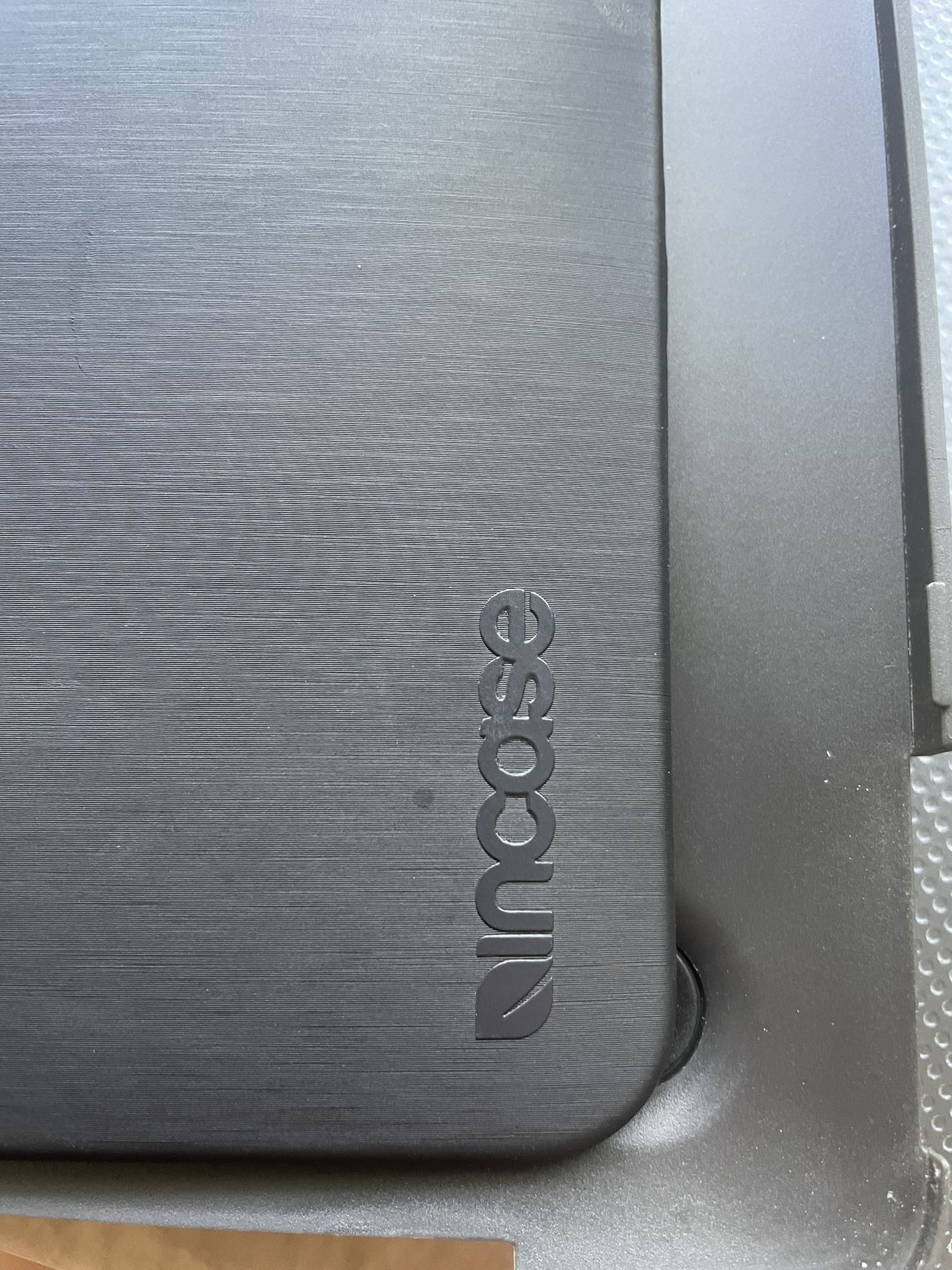 MacBook Air M1 Case (Incase)